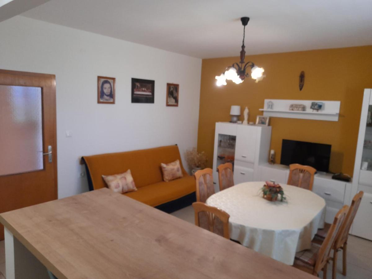 Apartment Apartman Lipa